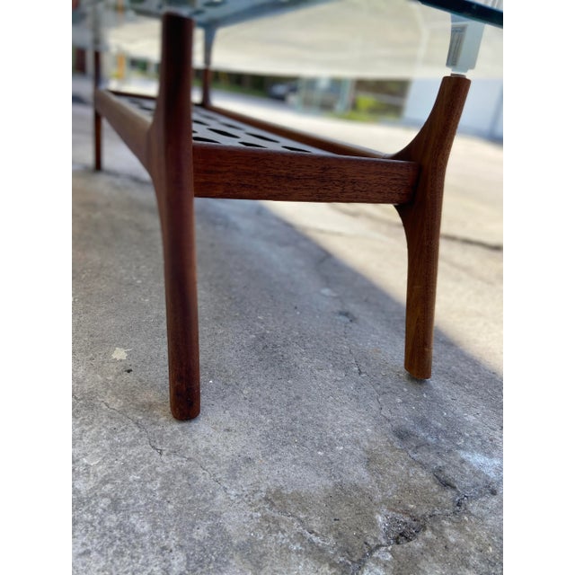 Mid Century Modern Slotted Coffee Table With Surfboard Glass Top | in Harvey Probber Style For Sale - Image 9 of 12