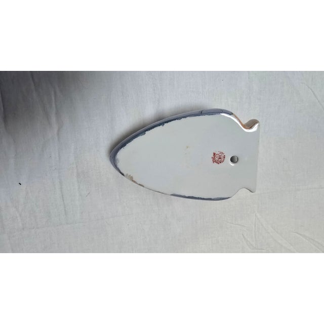 Art Deco Chinoiserie Vintage 1940s Japanese Art Deco Bird Wall Pocket: For Sale - Image 3 of 3