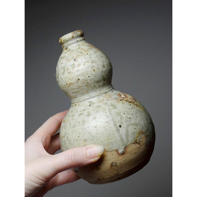 Small Japanese Double-Walled Ceramic Sake Flask from Iga, 1950s For Sale - Image 4 of 15