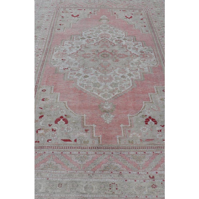 Tribal Turkish Vintage Oushak Rug With Geometric Design With a Soft Coral Color 7'8 X 13'5 For Sale - Image 3 of 12