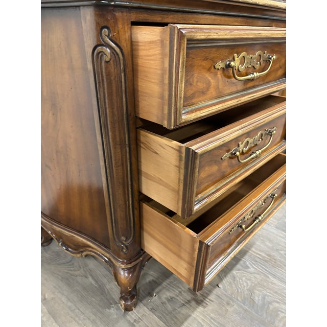 Vintage Drexel Heritage Brittany Collection French Provincial Louis XV Dresser For Sale - Image 13 of 17