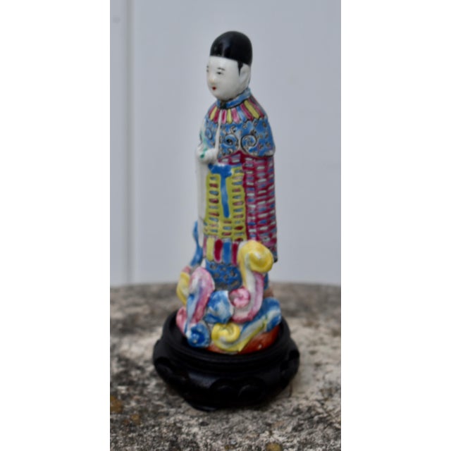 1950s Vintage Chinese Famille Rose Porcelain Figurine Scholar Court Figure Wood Stand For Sale - Image 5 of 15