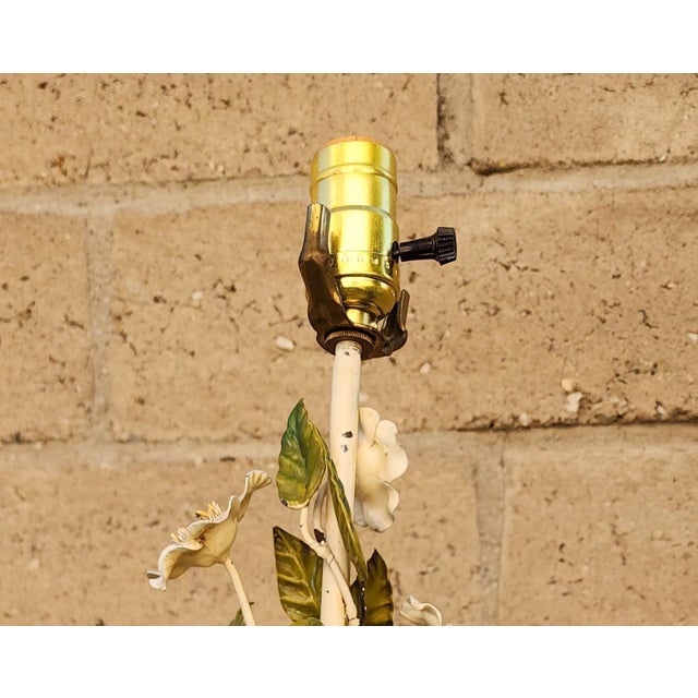 Metal Mid 20th Century Italian Tole Flora and Fauna Table Lamp For Sale - Image 7 of 16