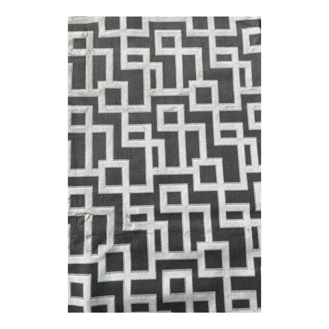 Kravet Couture Greek Key Diva Gray Epingle 3+y Fabric For Sale