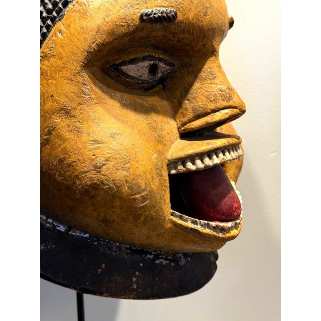 Mid 20th Century Large Wood Sculpture Yoruba Gẹ̀lẹ̀dẹ́ Helmet Mask on Display Stand For Sale - Image 16 of 16