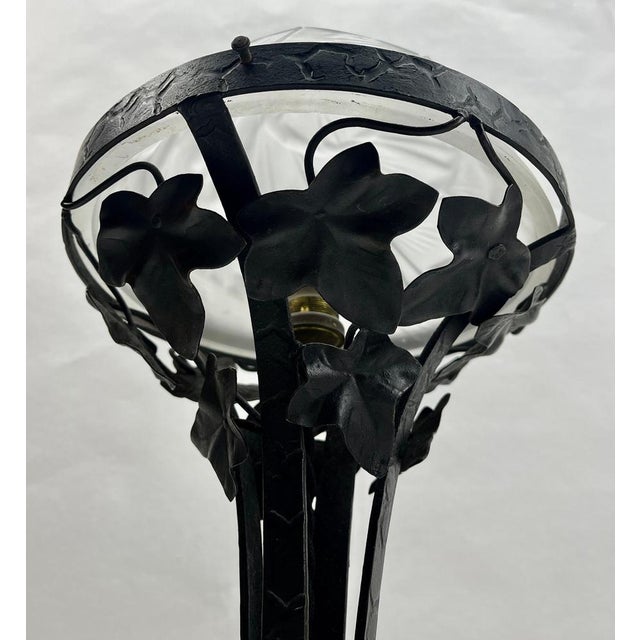 Metal Art Nouveau Table Lamp in Wrought Iron with Glass Shade in the style of Val Saint Lambert, 1930s For Sale - Image 7 of 15