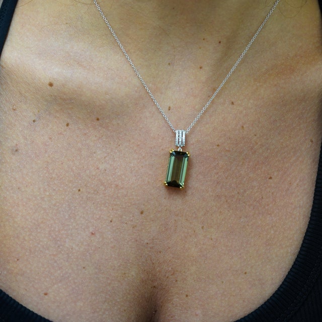 10.52 Carat Forrest Green Tourmaline Emerald Cut 18k Gold Pendant Necklace For Sale - Image 9 of 9