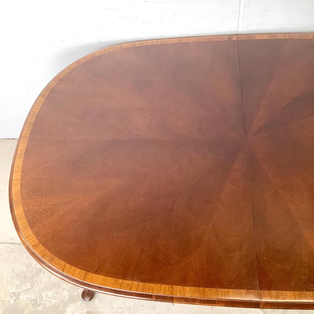 Late 20th Century Queen Anne Mahogany Oval Extension Dining Table, Hickory Chair Company “James River Collection” For Sale - Image 5 of 18