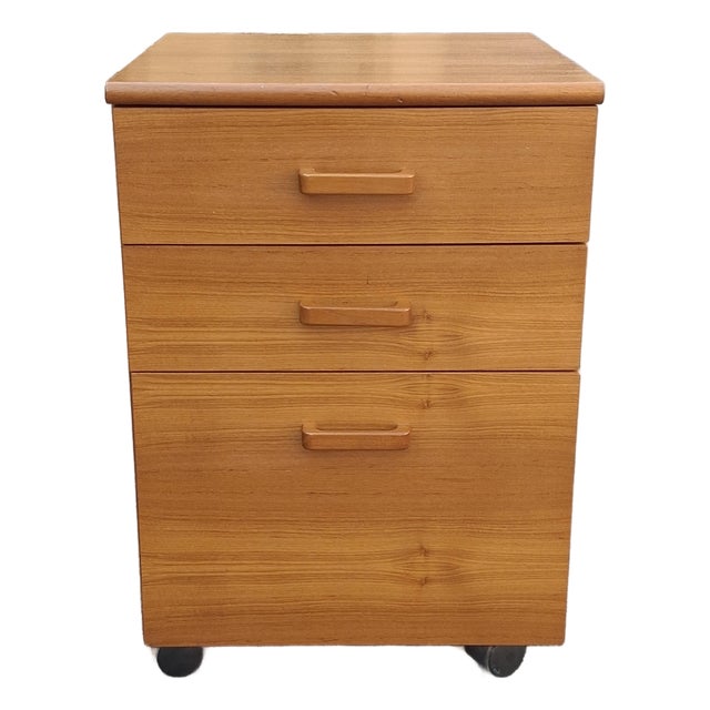 Late 20th Century Scandinavian Modern Teak Three-Drawer Rolling Filing Cabinet For Sale
