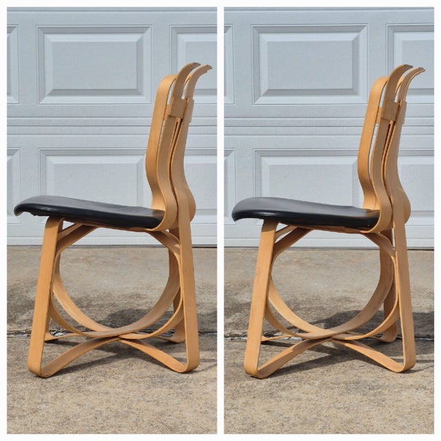 Wood 1993 Frank Gehry for Knoll Bentwood Maple “Face Off” Dining Table & 2 “Hat Trick” Dining Chairs - Set of 3 For Sale - Image 7 of 13