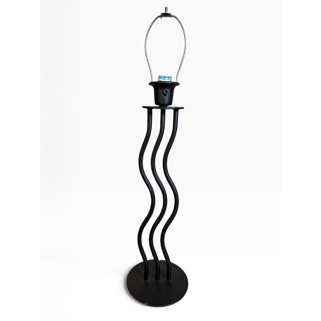 Postmodern Vintage Cresswell Black Metal Wavy Column Table Lamp, Postmodern Sculptural Design, 2001 For Sale - Image 3 of 7