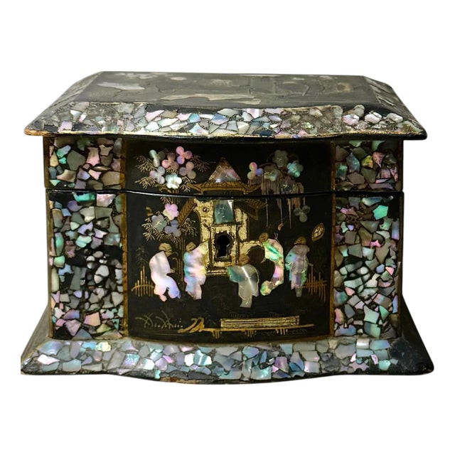 19th Century Japanese Black Lacquer and Mother of Pearl Jewelry Box For Sale