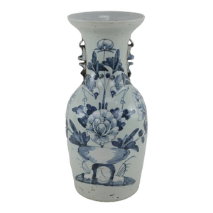Mid 19th Century Chinese Mid-Qing Dynasty Blue and White Porcelain Vase
