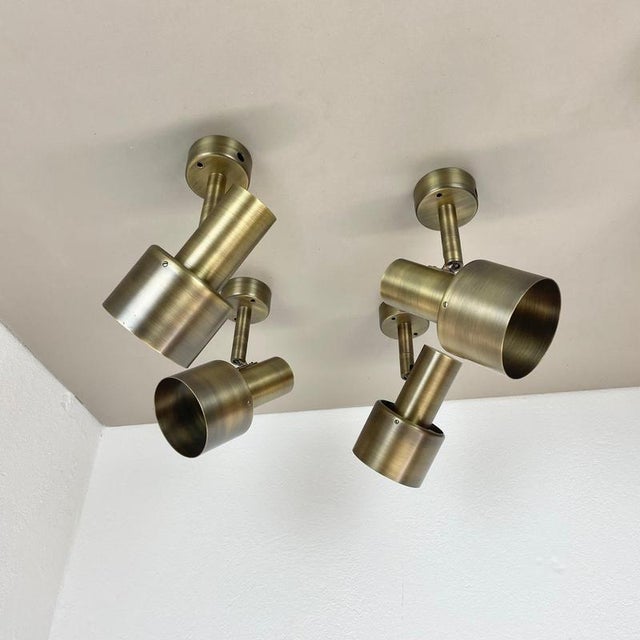 Contemporary Minimalist Brass Tube Spot Wall Lights, Italy, 1970s, Set of 2 For Sale - Image 3 of 18