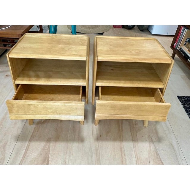 Wood Pair of Heywood Wakefield “Trophy” Series Nightstands For Sale - Image 7 of 11