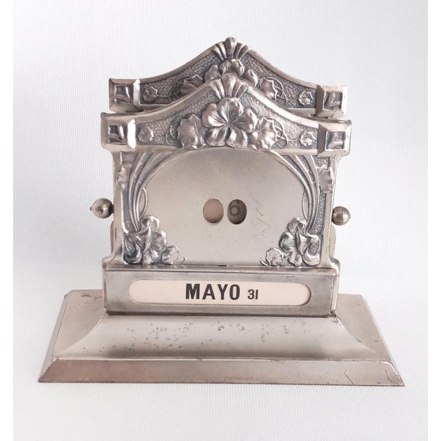 Art Nouveau Silvered Perpetual Desk Calendar & Card Holder by Henry Matthews For Sale - Image 4 of 7