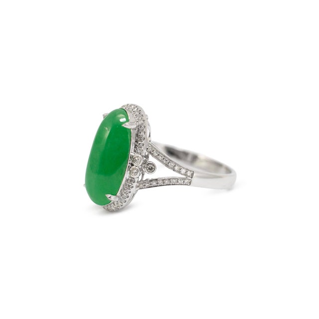Modern 18k White Gold 3.40ct Delicate Green Jadeite Jade Diamond Cocktail Ring, Size 7.25 For Sale - Image 3 of 7