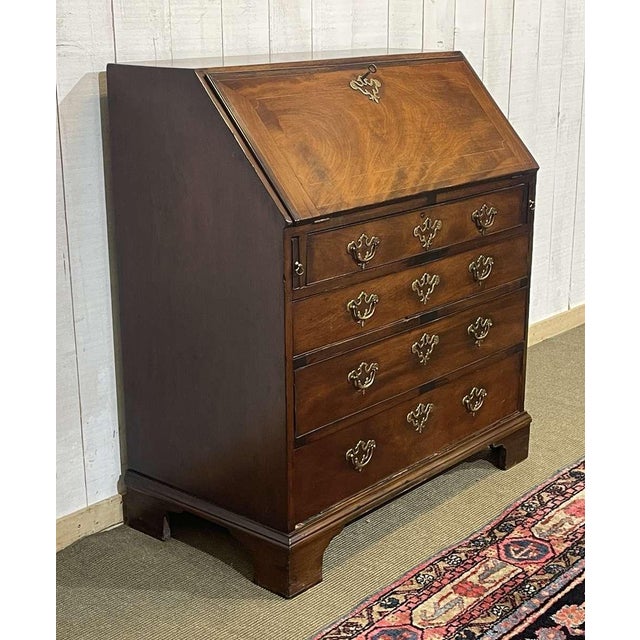 A6-215 Georgian English slant-back desk dating from the 19th century in mahogany and oak. W=91cm D.closed=50cm D.open=85cm...