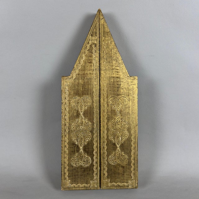 Vintage Italian Sacred Triptych Gilded Wood Gold Background, 1960s For Sale - Image 3 of 11