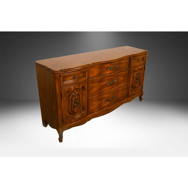 1960s French Provincial Style Triple Dresser Sideboard Buffet by Bassett For Sale - Image 9 of 12