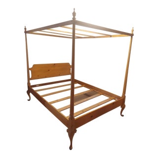 Thomasville Replicas 1800 Collection Queen Canopy Bedframe With Step Stool For Sale