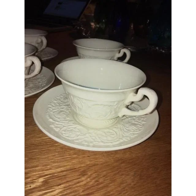 Wedgwood 1930s Wedgwood Queensware Patrician Cups and Saucers Set- 8 Pieces For Sale - Image 4 of 12