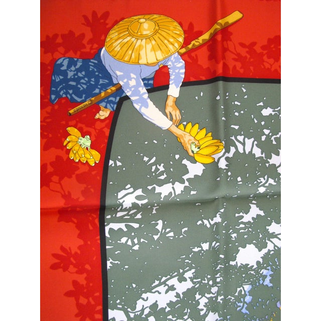 Red Hermes Paris Carre 90 Marché Flottant Du Lac Inlé Silk Scarf W/Box For Sale - Image 8 of 14