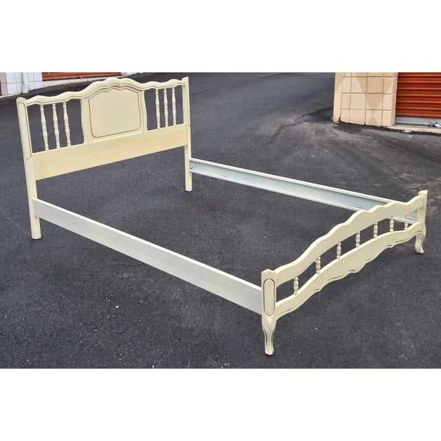 Mid Century French Provincial Style Cream Painted and Partial Gilt Full Size Bed For Sale In Washington DC - Image 6 of 10