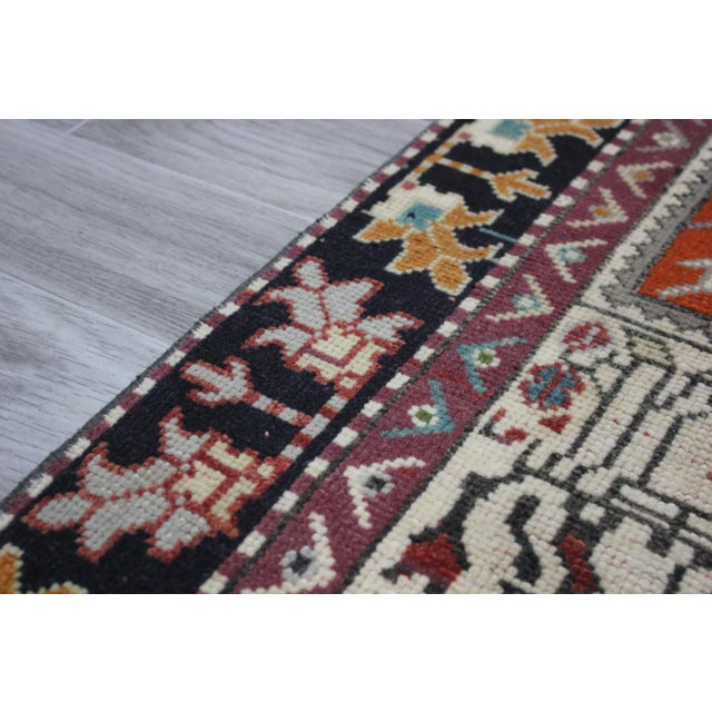 1970s Farmhouse Style Turkish Wool Oushak Area Rug For Sale - Image 9 of 12