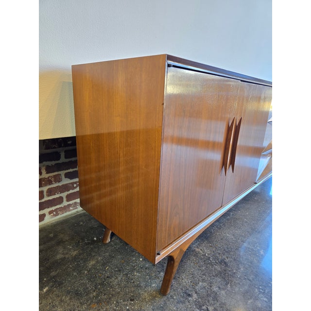 Yes, they are epic. Yes, we have the rest of the set listed... (see my seller profile) Yes, they have been misattributed...