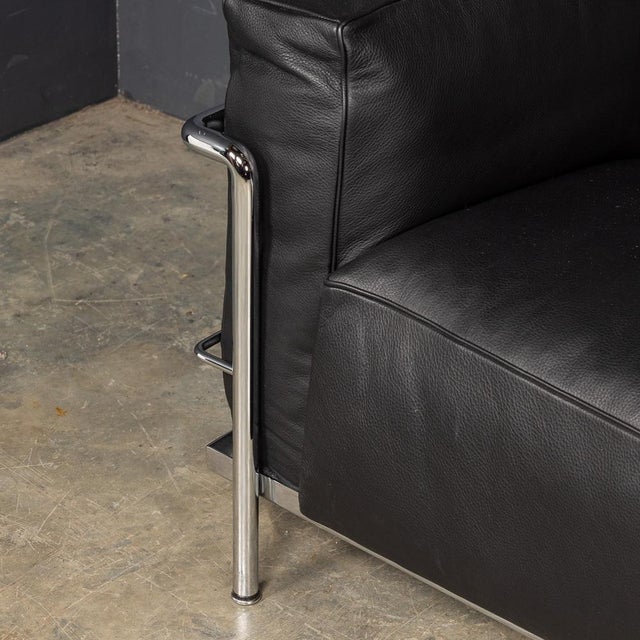 Large Model Sofa by Le Corbusier for Cassina, 2000s For Sale - Image 12 of 18