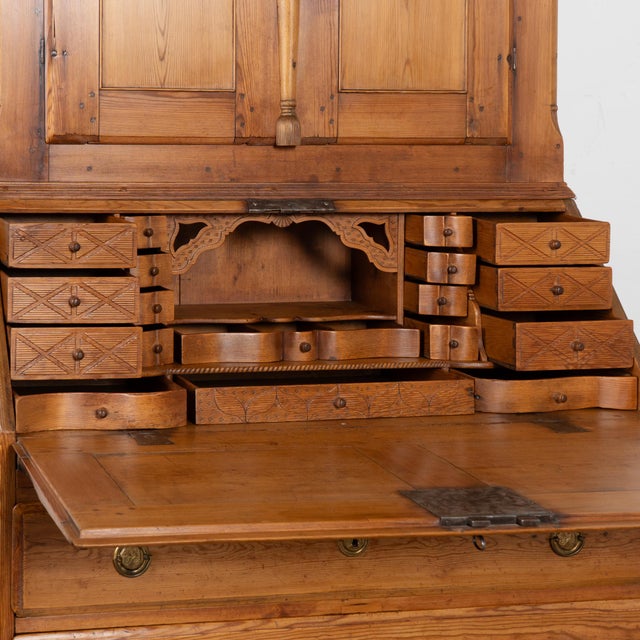 Early 19th Century Swedish Pine Secretary Bureau For Sale - Image 6 of 12