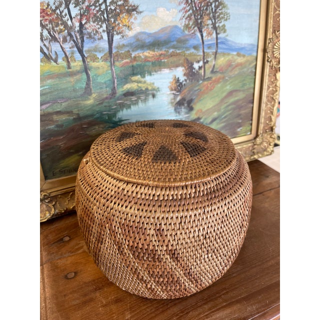 Vintage Handwoven Southeast Asian Rattan Lidded Basket With Saburst and Diamond Weave Pattern For Sale - Image 4 of 8