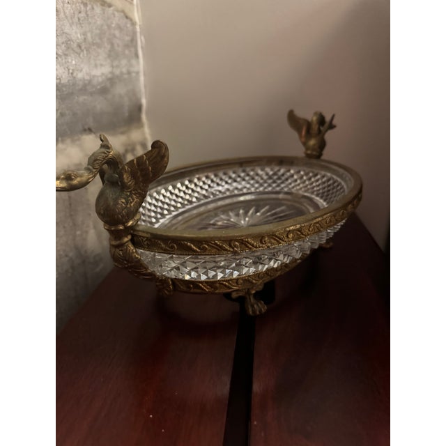 Vintage Belgian-Style Cut Crystal Centerpiece Bowl With Ornate Brass Bird Mount – Attributed to Val Saint Lambert, C. 1930–1950 For Sale - Image 4 of 6