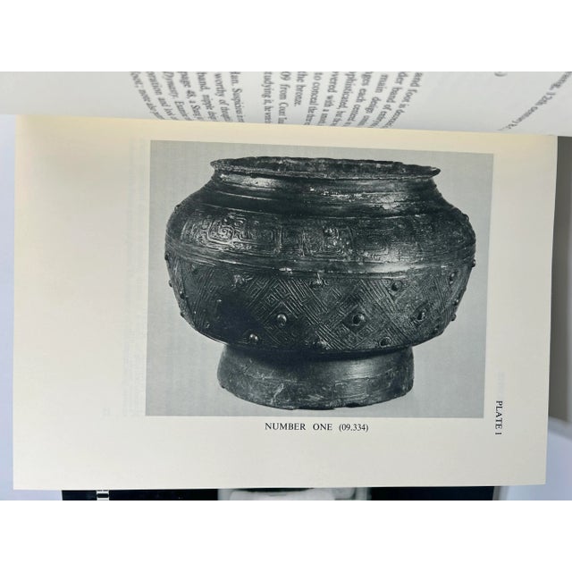 White 1960s Illustrated Quarto Volume Set, John Alexander Pope's the Freer Chinese Bronzes - 2 Books For Sale - Image 8 of 12