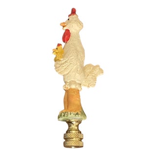 1950s Whimsical Farmhouse Hen With Chicken Lamp Finial For Sale