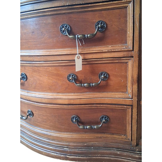 Wood 1990s Bernhardt Bach Traditional Serpentine Three-Drawer Bachelor’s Chest With Marble Top For Sale - Image 7 of 12