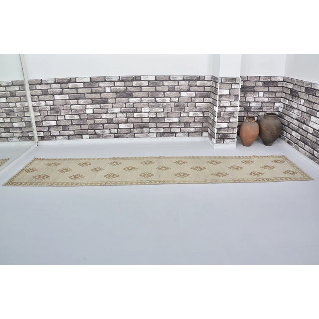 1950s Turkish Neutral Patterned Runner For Sale In Phoenix - Image 6 of 10