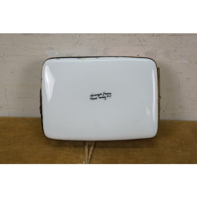 Late 20th Century Parry Vieille Limoges France Peint Main Marriage Bed Trinket Keepsake Box 4" For Sale - Image 10 of 12