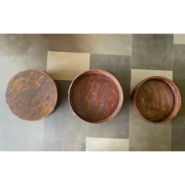 1900 - 1909 Antique Chinese Round Table, Lacquer Multilayered Bao Container For Sale - Image 5 of 9