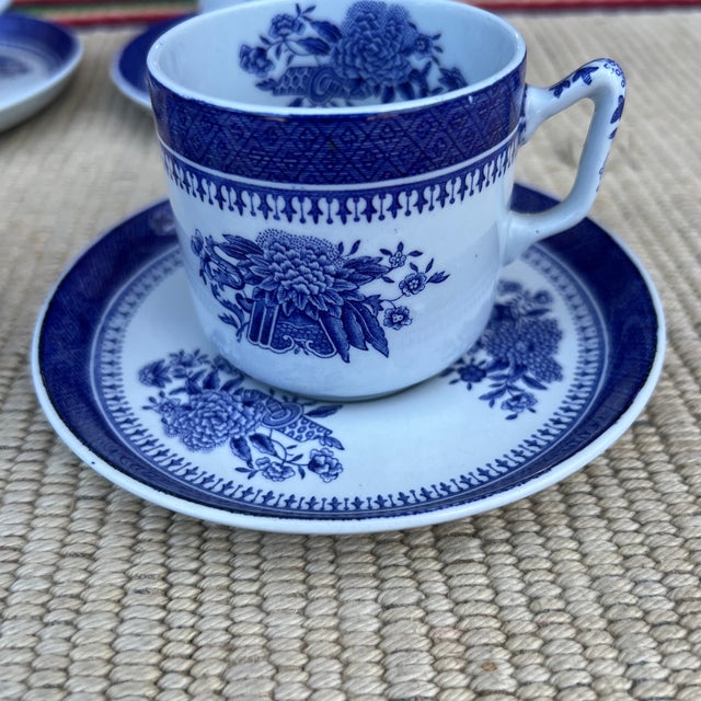 Chinoiserie A Set of 4 Copeland Spode Fitzhugh Blue Demitasse Cups and Saucers, Circa 1960’s For Sale - Image 3 of 12