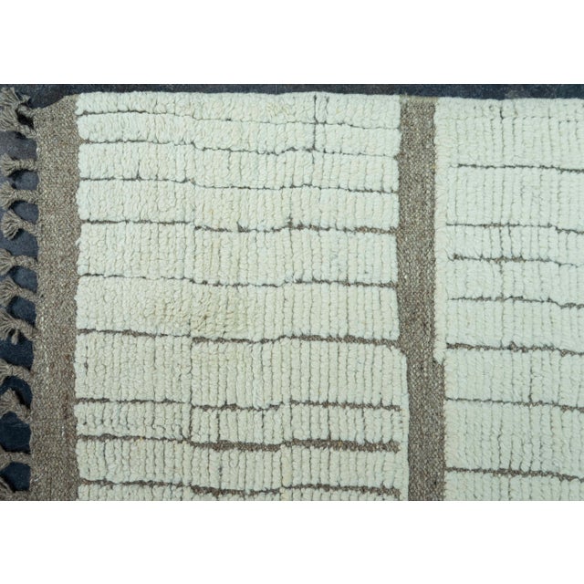 Early 21st Century Turkish Modern Handmade Rug 10'6" x 14'7" #20668 For Sale - Image 5 of 8