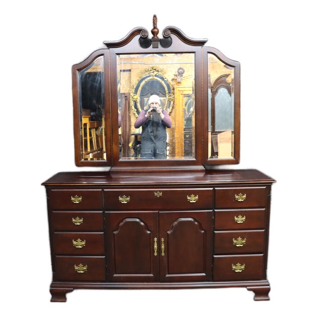 Kincaid Mahogany Dresser With Mirror For Sale