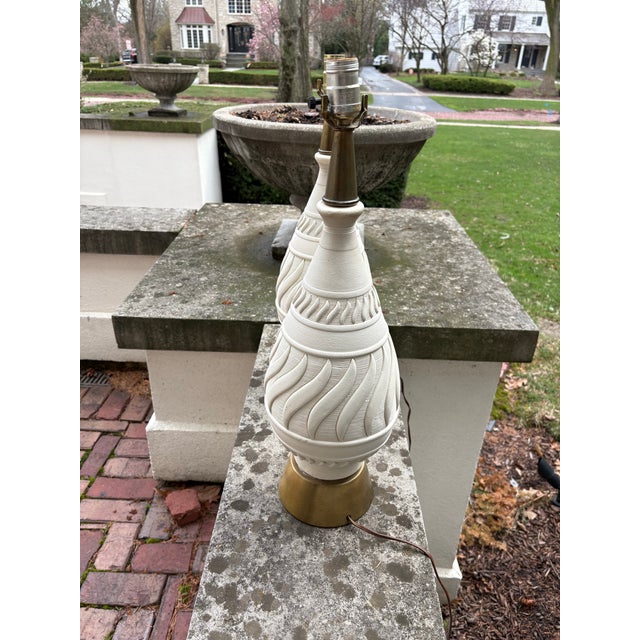 Plasto 1970s Mid Century Modern Plasto Manufacturing White Lamps - a Pair For Sale - Image 4 of 6