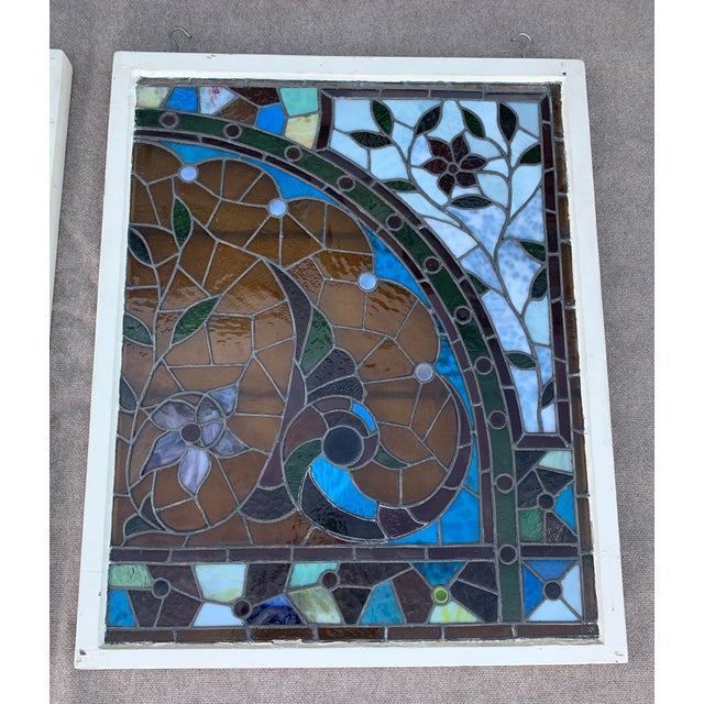 Late 19th Century Pair of American Victorian Stained Glass Windows For Sale - Image 5 of 18