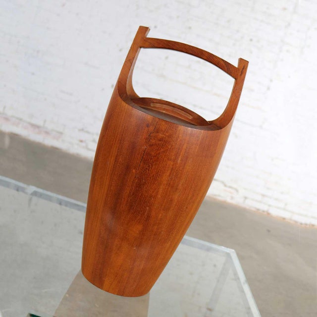 Mid 20th Century Monumental Dansk Staved Teak Bucket Style Ice Bucket by Jens Quistgaard For Sale - Image 5 of 13