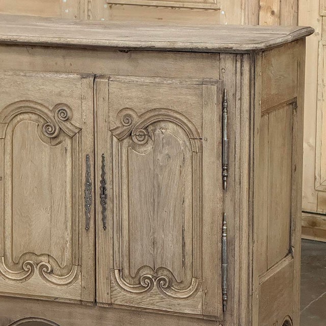 Late 18th Century 18th Century Country French Buffet ~ Enfilade in Stripped Oak For Sale - Image 5 of 18