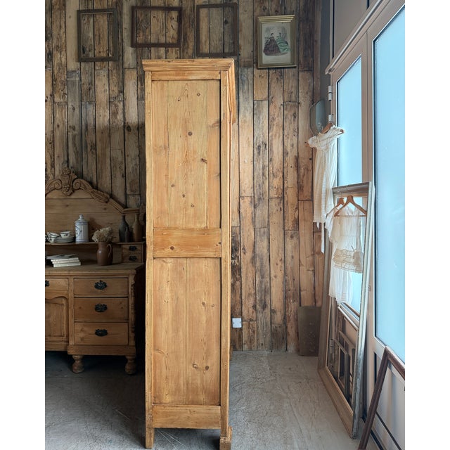 Antique Linen Cupboard in Pine For Sale - Image 6 of 15