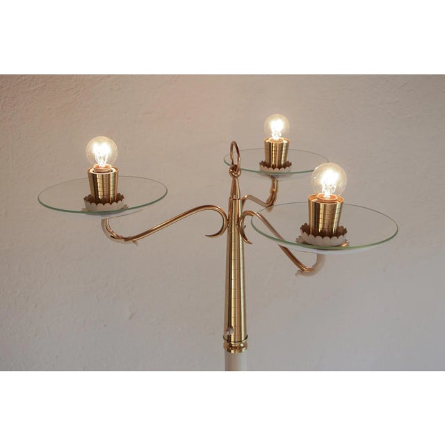 Mid-Century Italian Ash & Polished Brass Floor Lamp in the Style of Pietro Chiesa, 1940s For Sale - Image 9 of 18