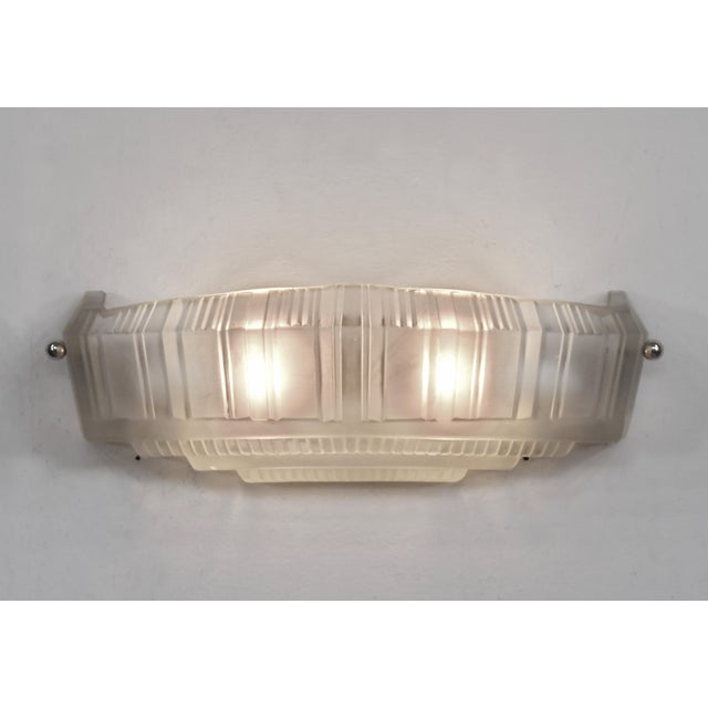 Genet Et Michon French Art Deco Ribbed Glass Stepped Wall Sconces 1930s - A Pair For Sale - Image 9 of 13